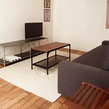 Apartment Cozy 32 M Near Montmartre
